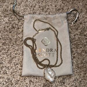 Kendra Scott necklace